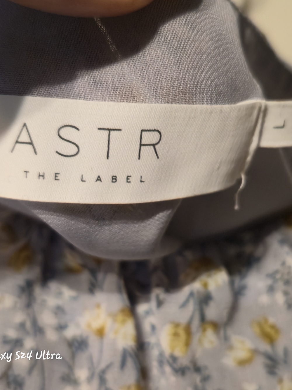 Astr Ruffled Square-Neck Floral Blouse - Light Gray Multi - Picture 6 of 7